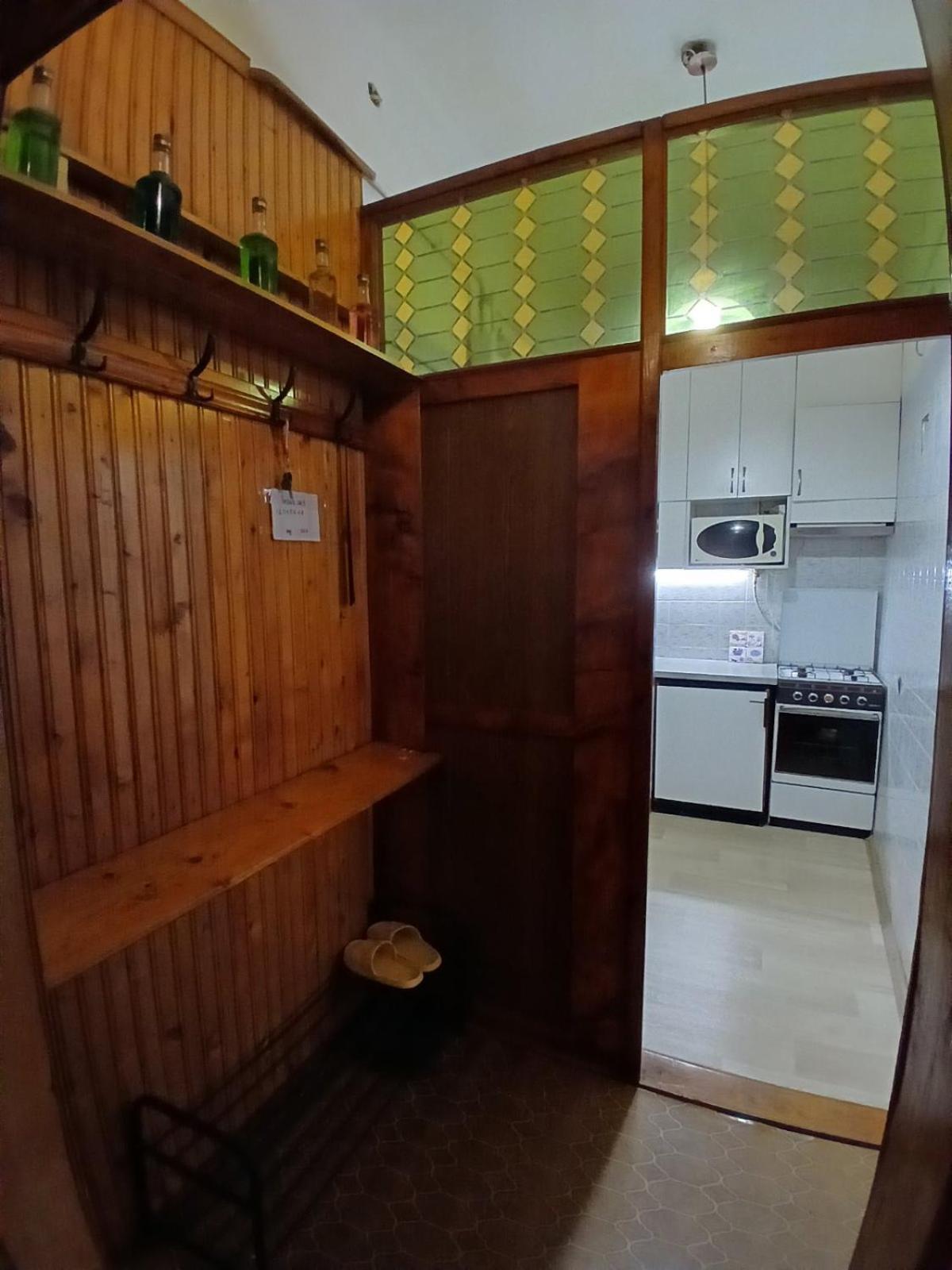 Бюджетная Квартира На Леси Украинки Lviv Bagian luar foto